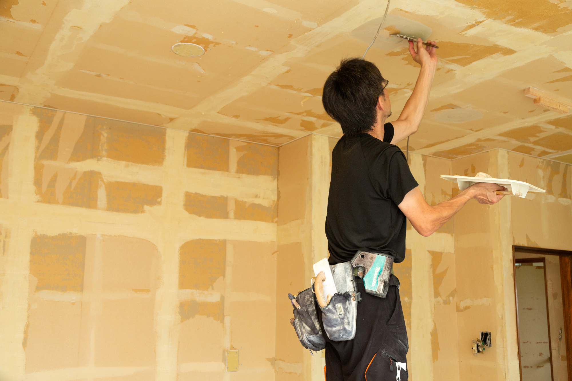 ボード下地 パテ調整