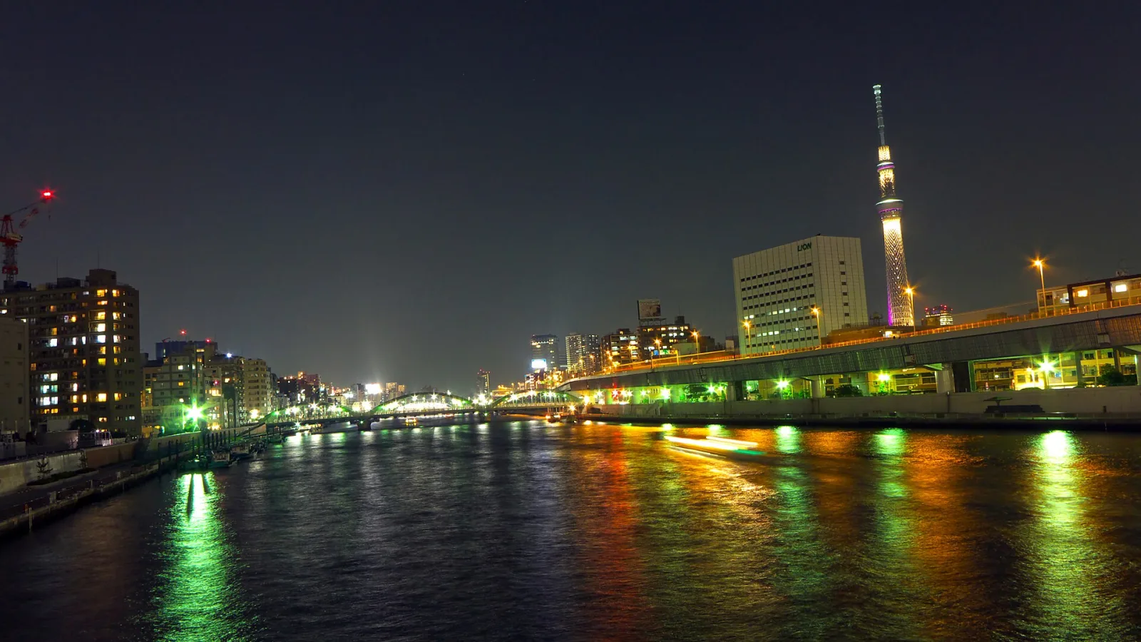 蔵前橋から見る隅田川と東京スカイツリーの夜景